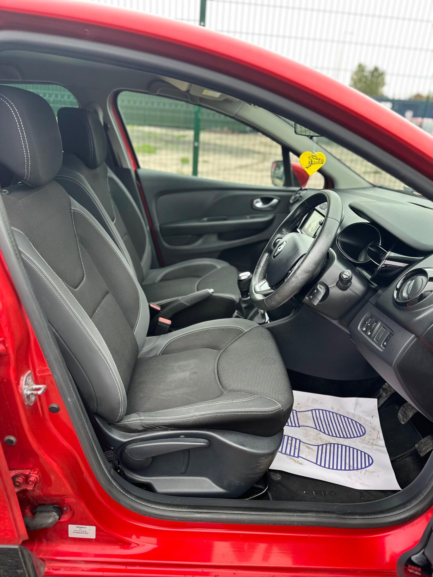 Used Renault Clio 2018 for sale - 76270586: Photo 42