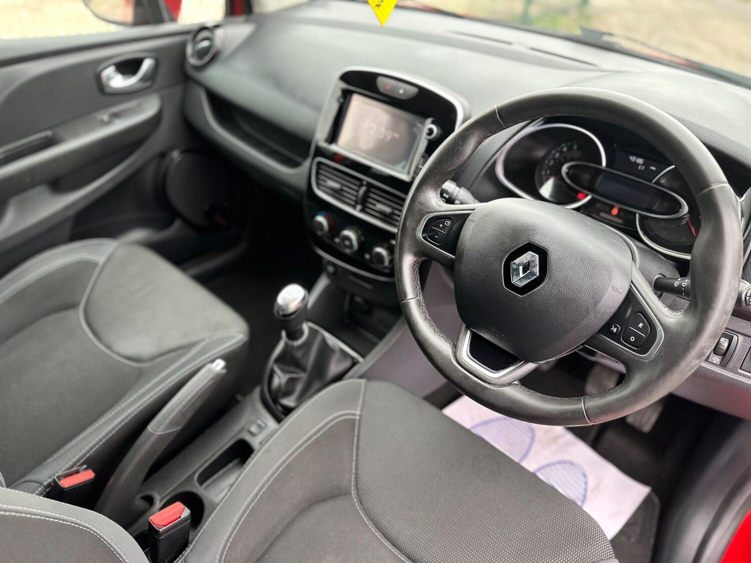 Used Renault Clio 2018 for sale - 76270586: Photo 44