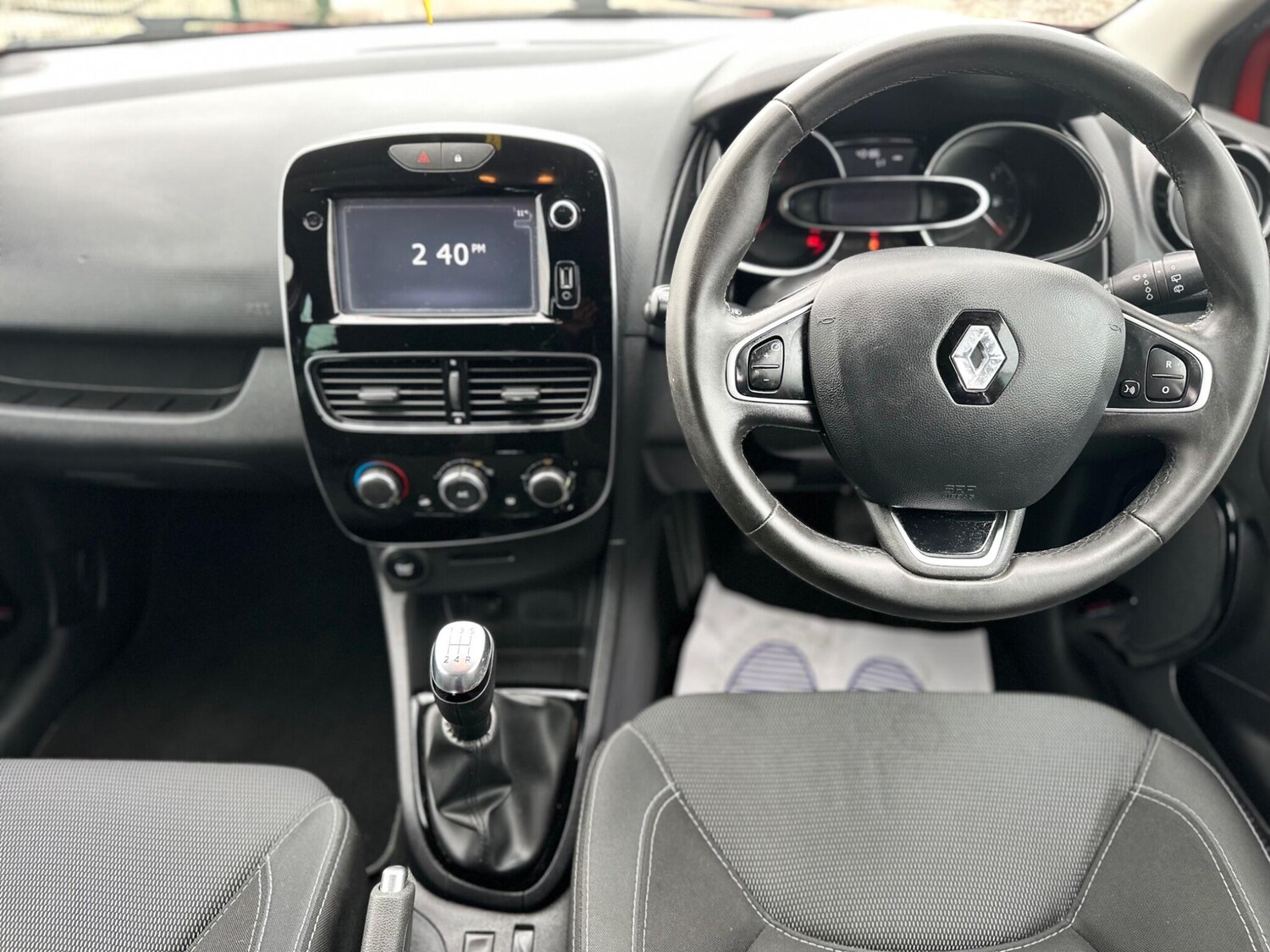 Used Renault Clio 2018 for sale - 76270586: Photo 46