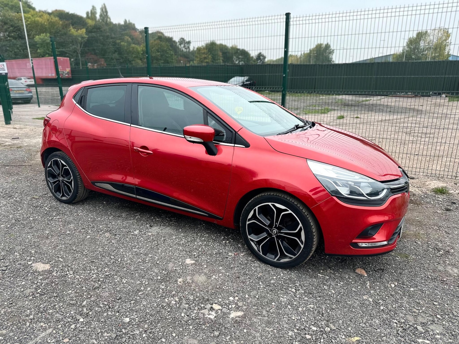 Used Renault Clio 2018 for sale - 76270586: Photo 5