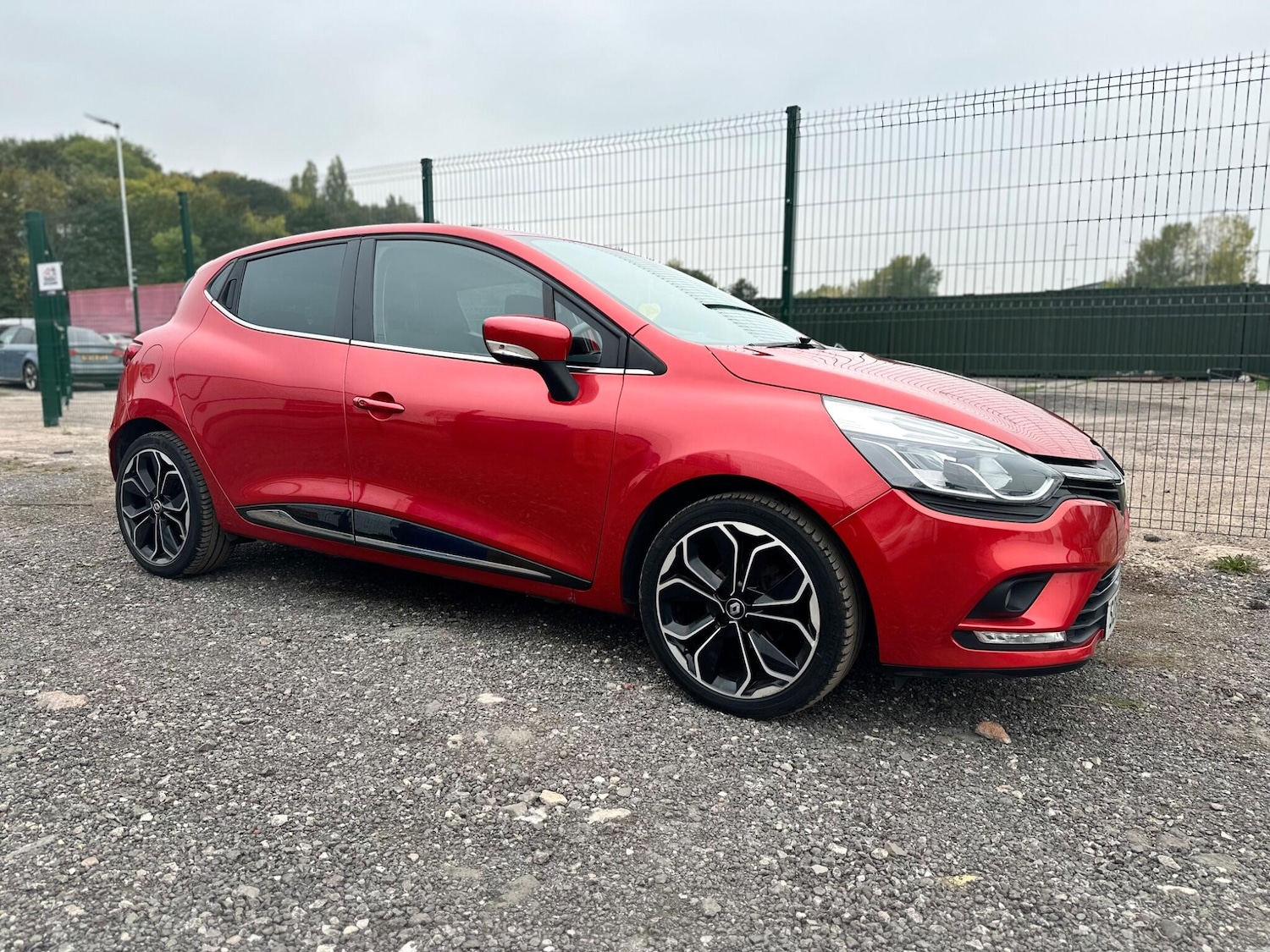 Used Renault Clio 2018 for sale - 76270586: Photo 6