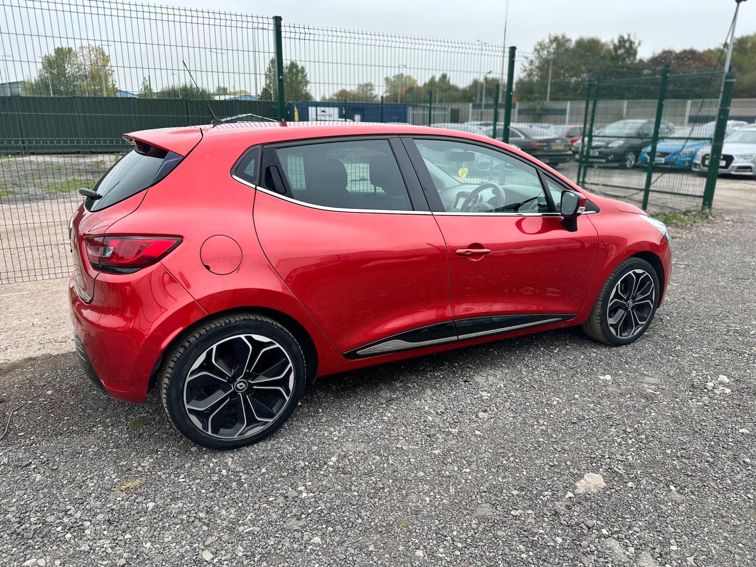 Used Renault Clio 2018 for sale - 76270586: Photo 9