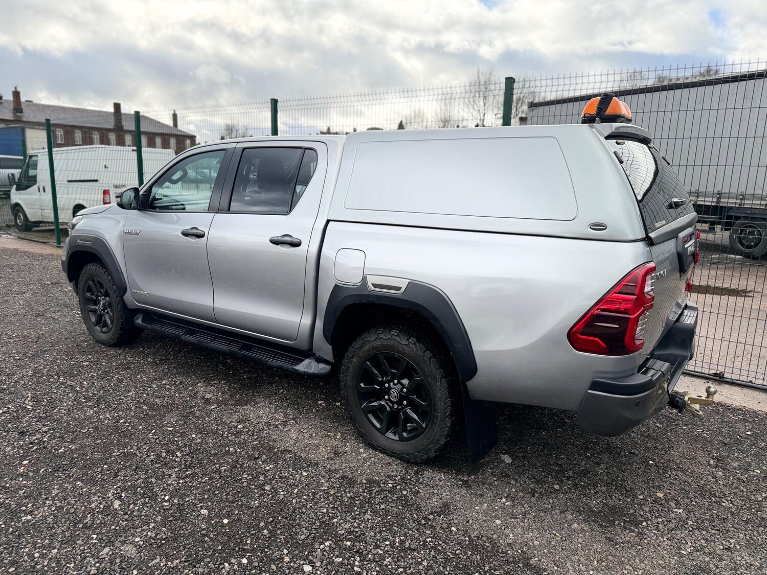 Used Toyota Hilux 2021 for sale - 77573850: Photo 18