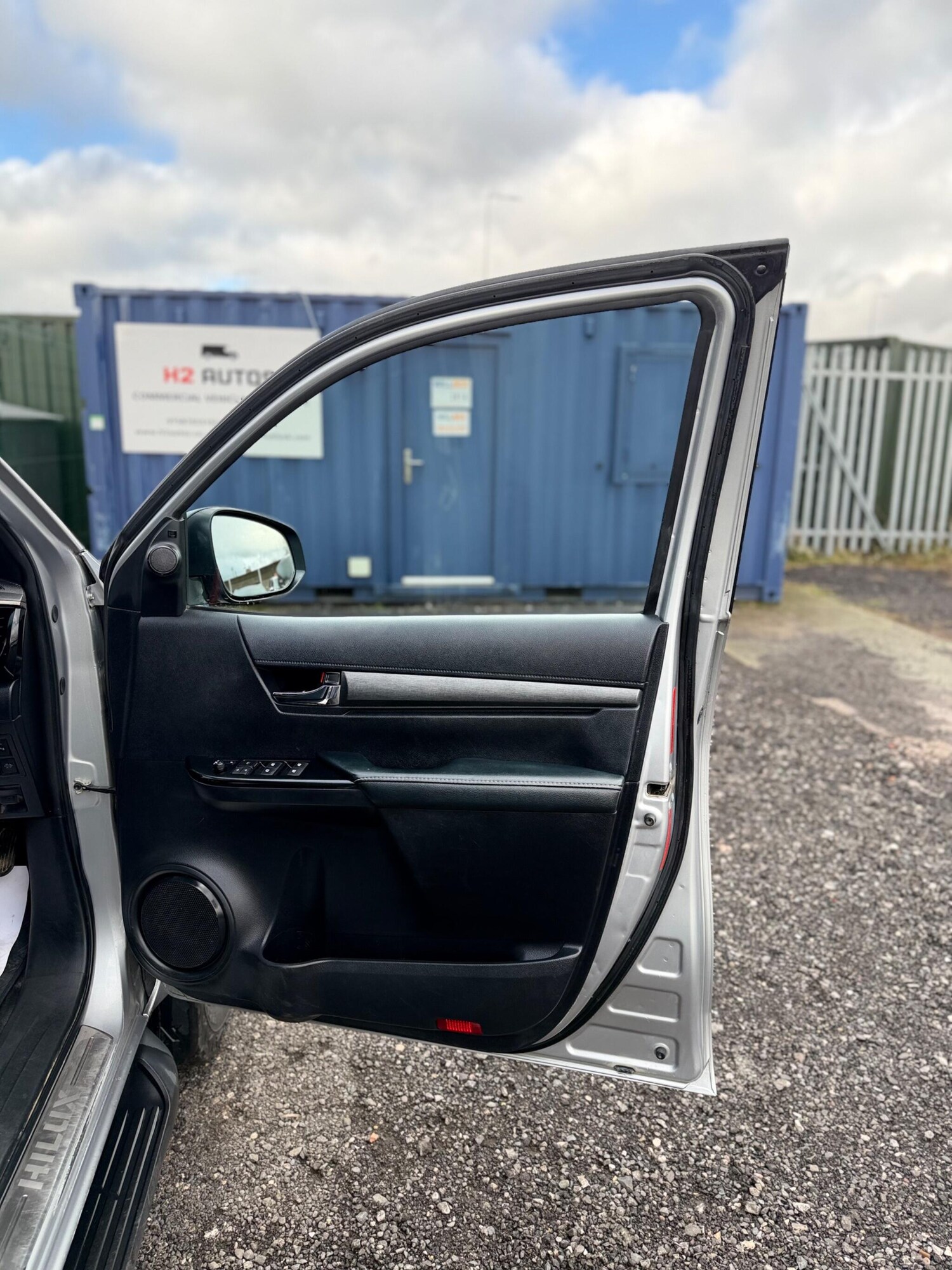 Used Toyota Hilux 2021 for sale - 77573850: Photo 40