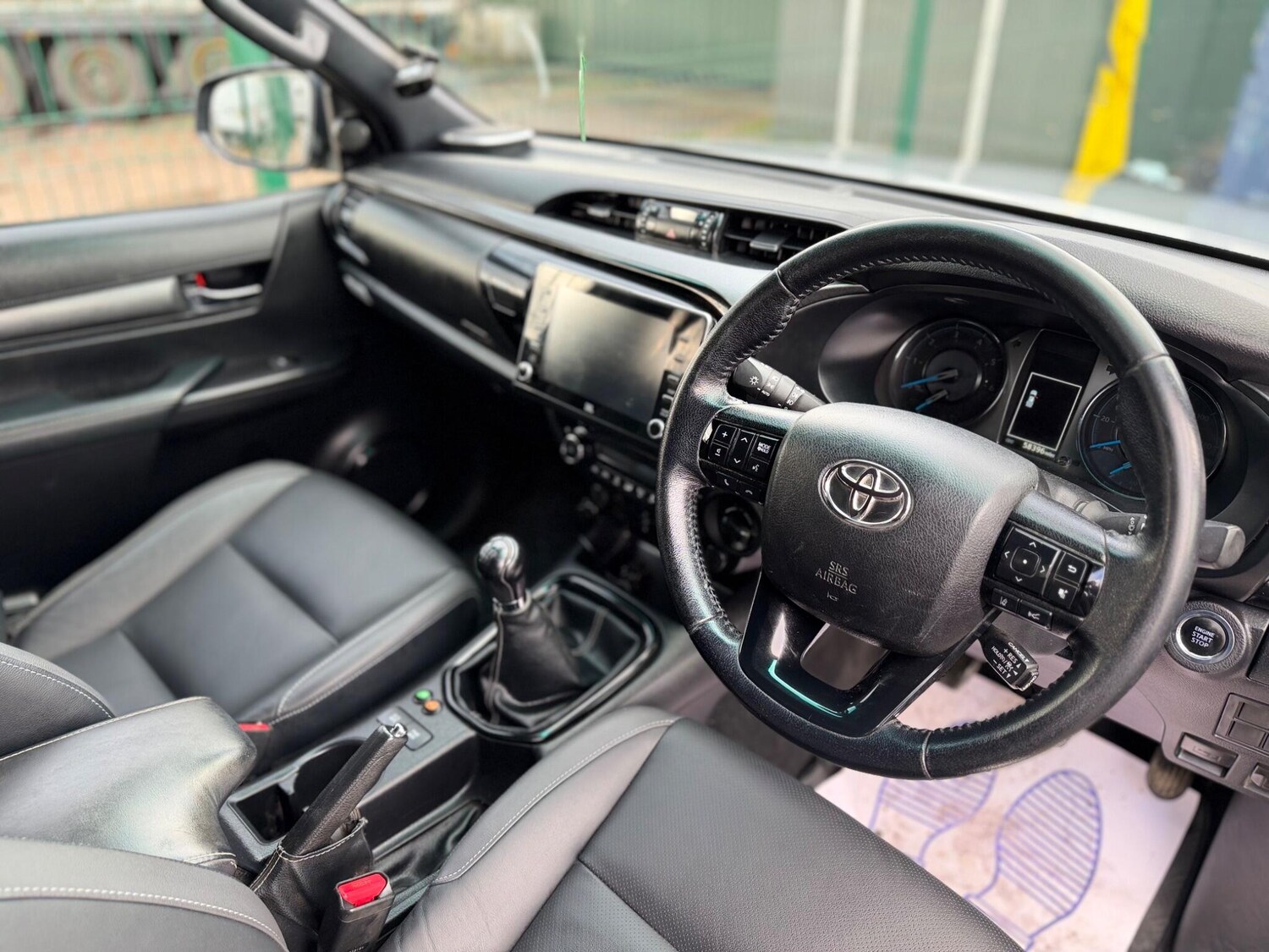 Used Toyota Hilux 2021 for sale - 77573850: Photo 43