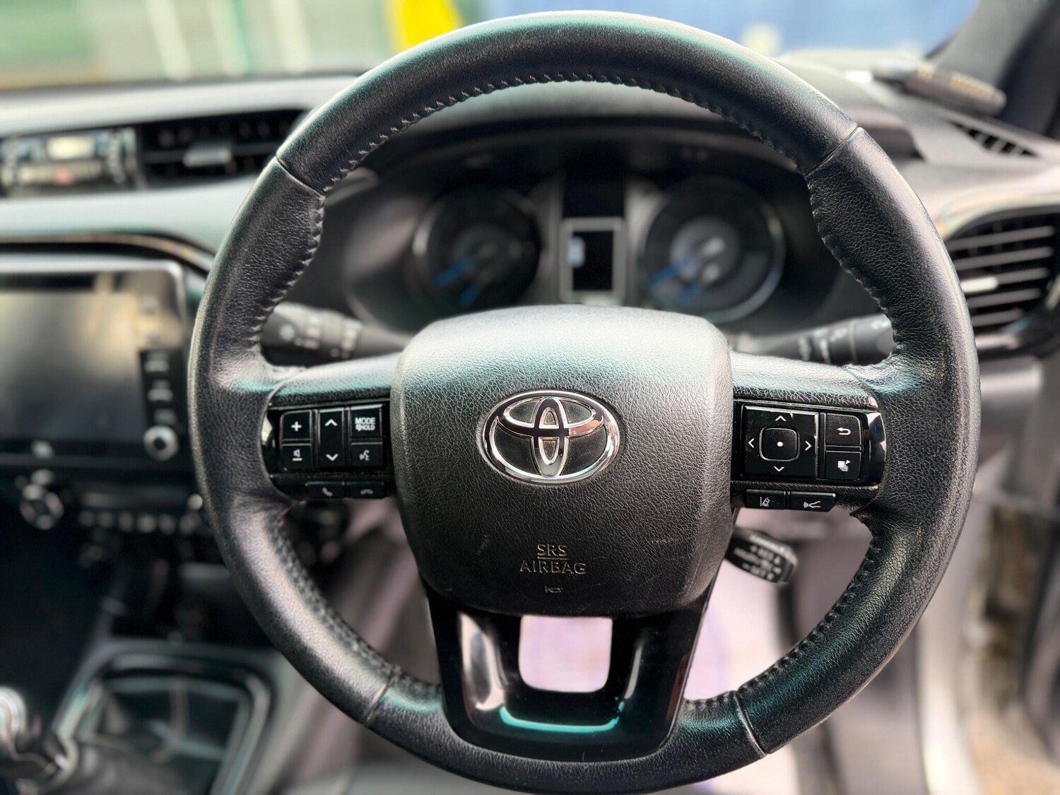 Used Toyota Hilux 2021 for sale - 77573850: Photo 44