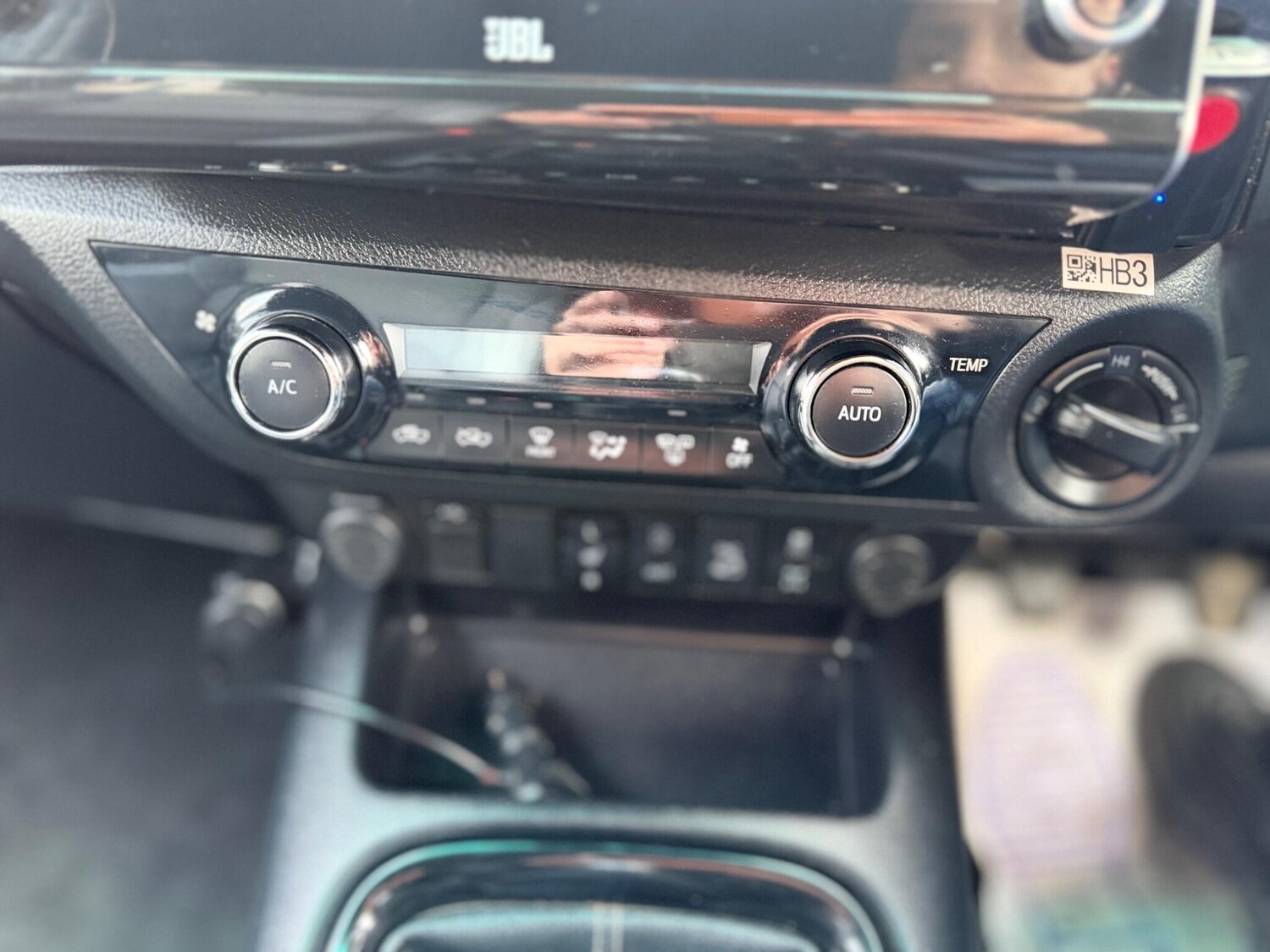 Used Toyota Hilux 2021 for sale - 77573850: Photo 48