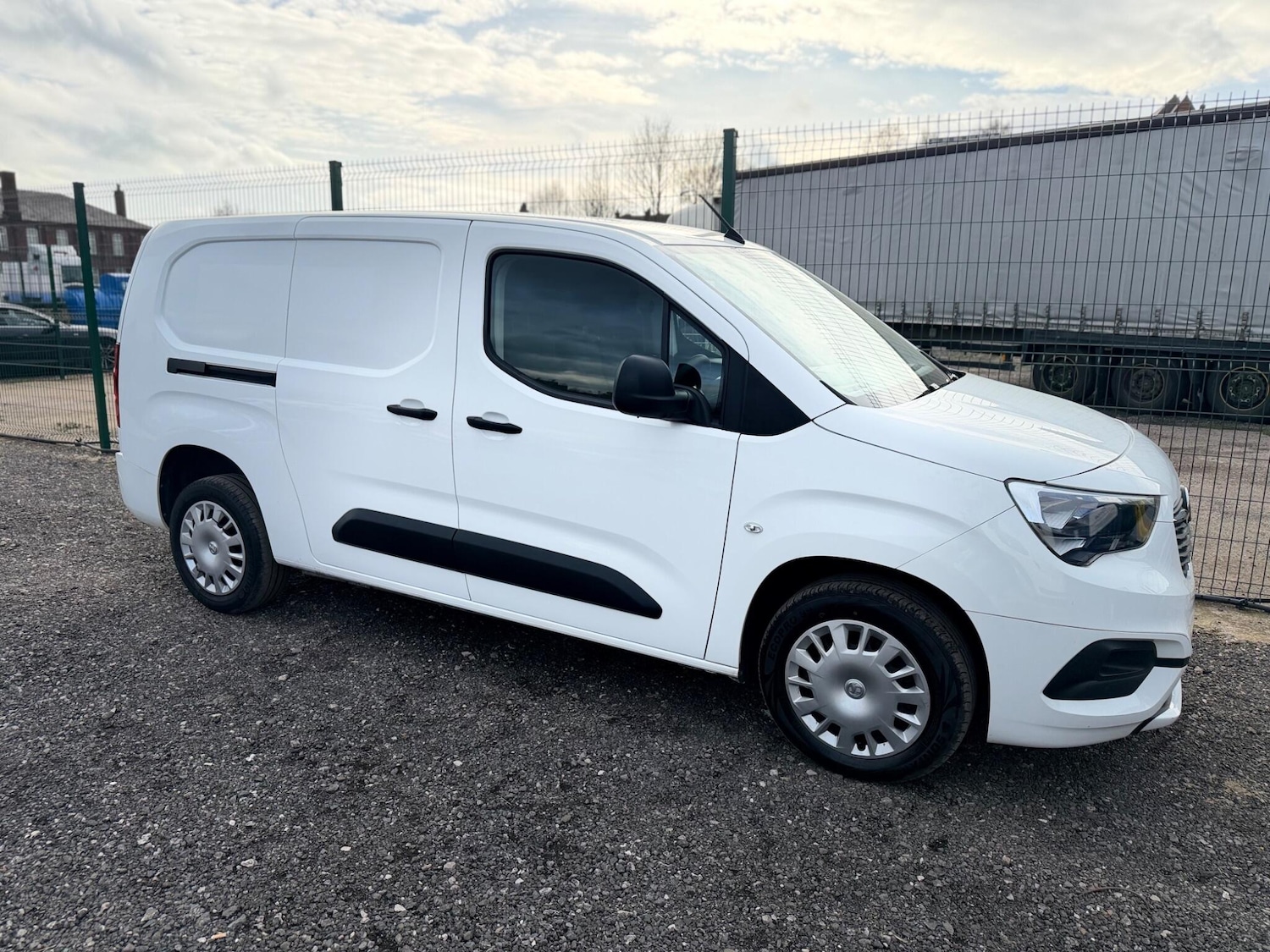 Used Vauxhall Combo for sale - 77671301: Photo 4