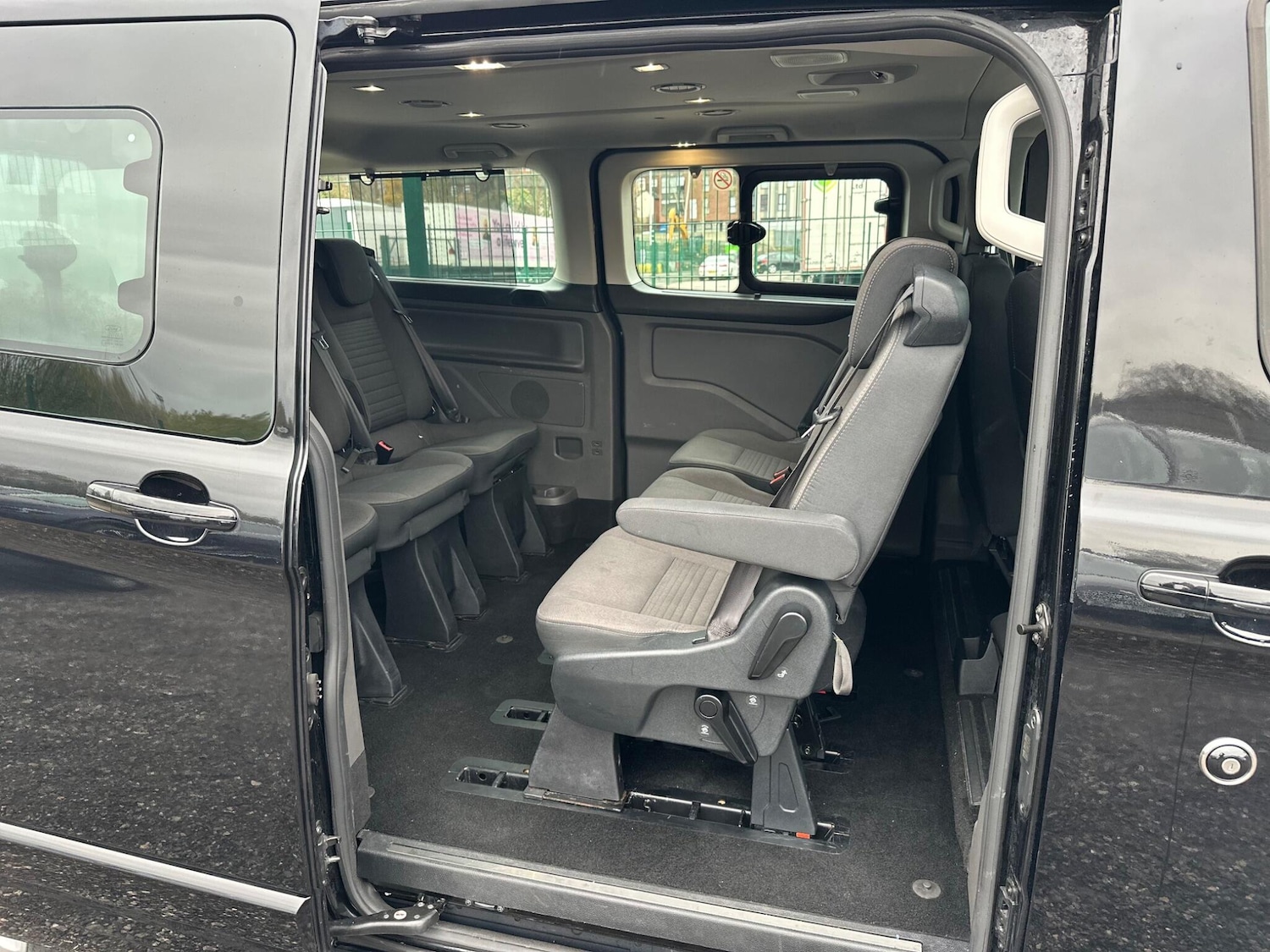 Used Ford Tourneo Custom 2022 for sale - 76727363: Photo 6