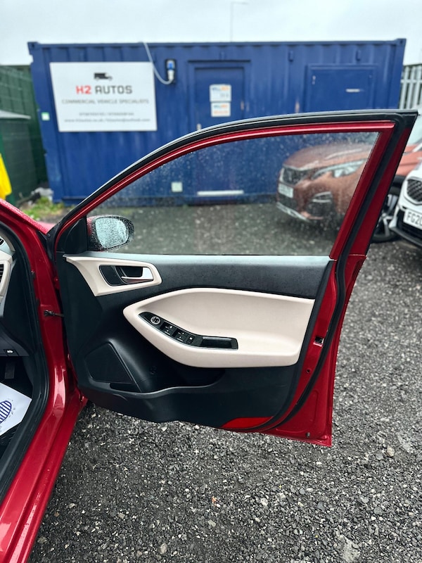 Used Hyundai i20 2015 for sale - 76167383: Photo 42