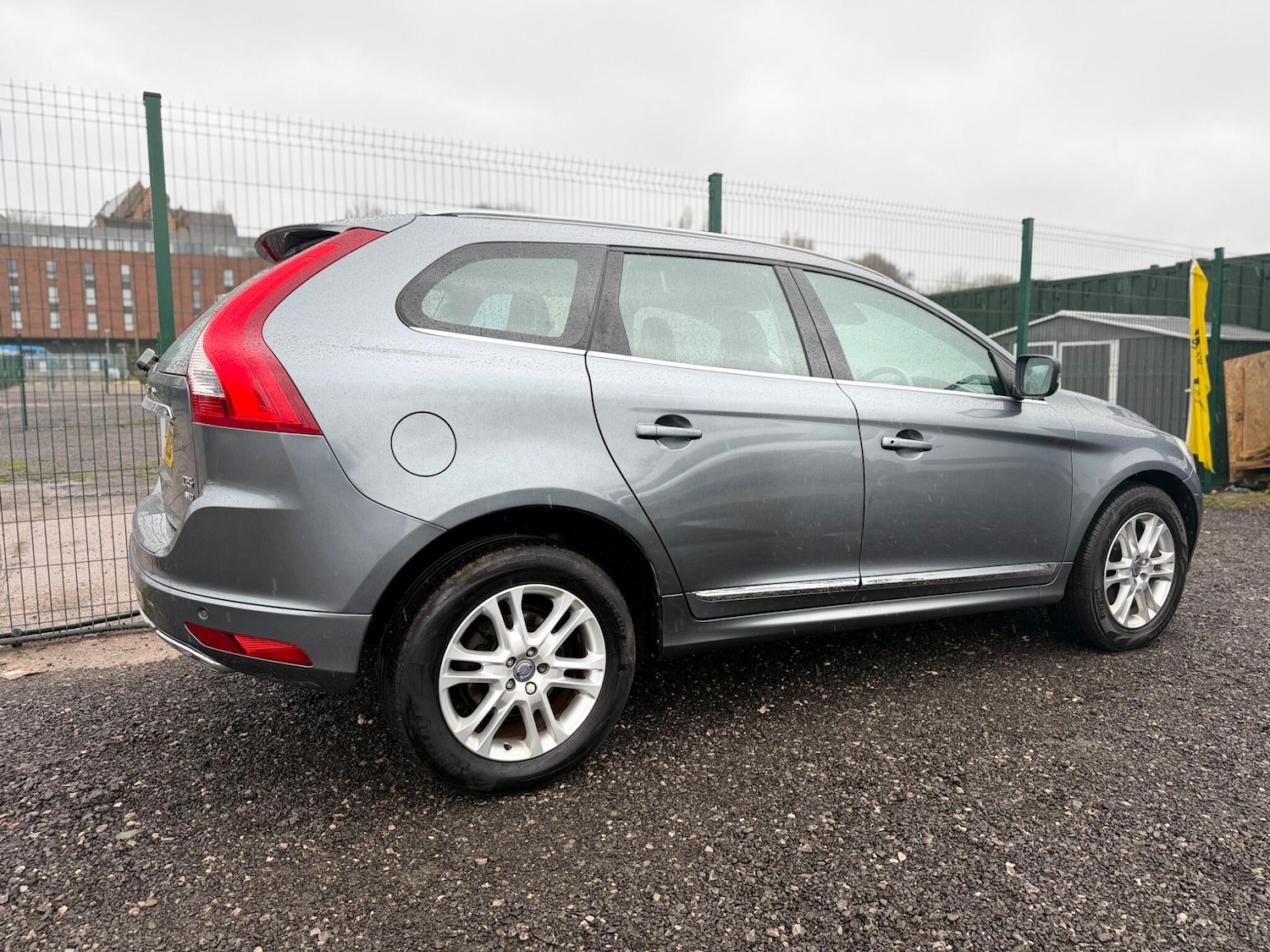 Used Volvo XC60 2015 for sale - 77908936: Photo 10