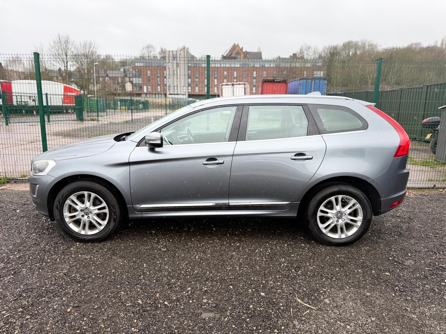 Used Volvo XC60 2015 for sale - 77908936: Photo 27