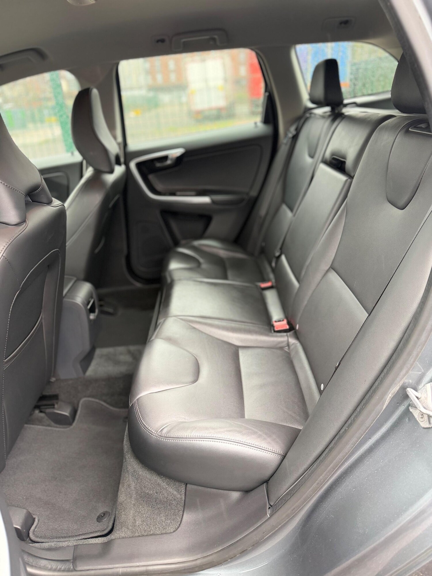 Used Volvo XC60 2015 for sale - 77908936: Photo 28