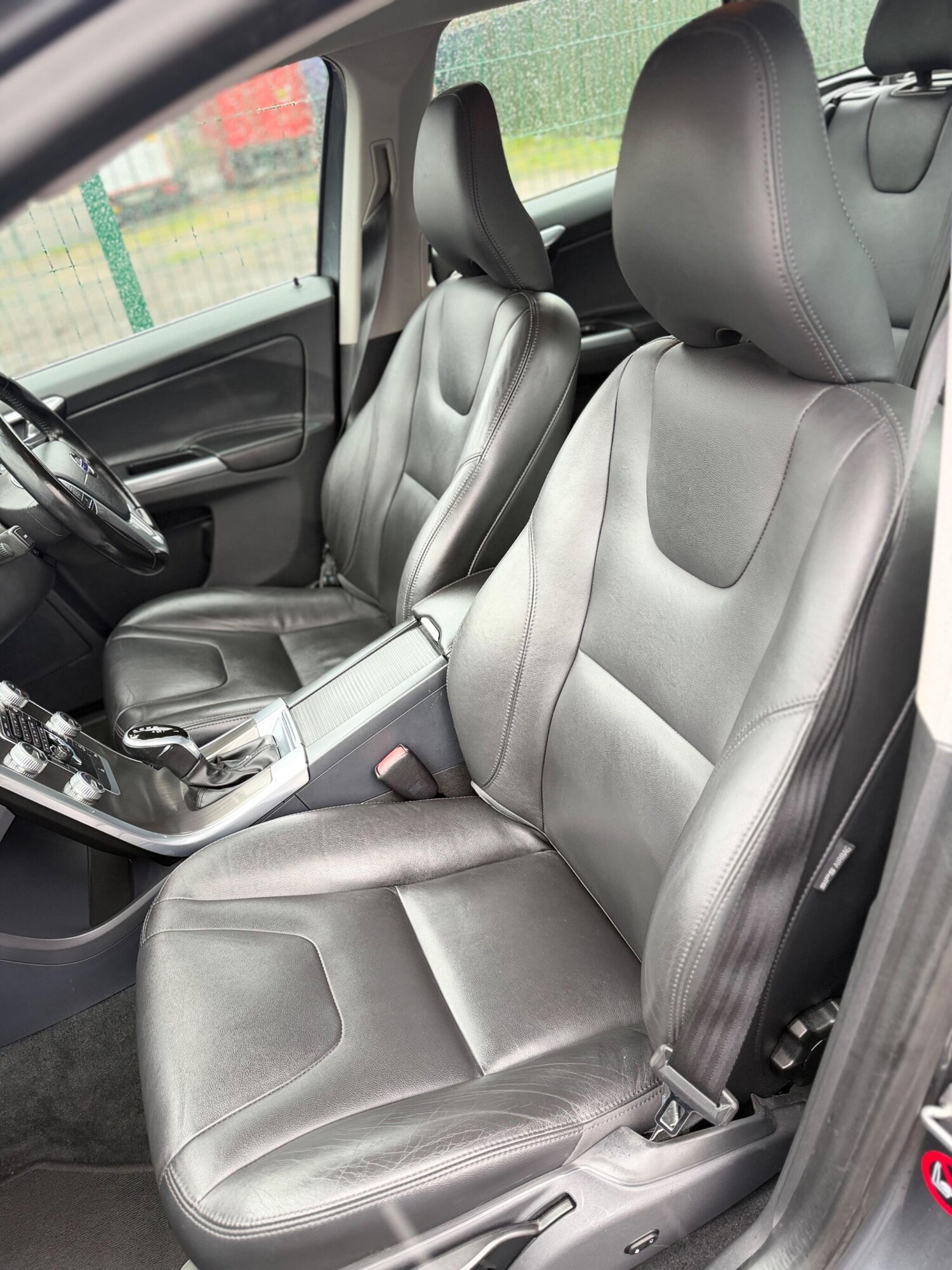 Used Volvo XC60 2015 for sale - 77908936: Photo 34