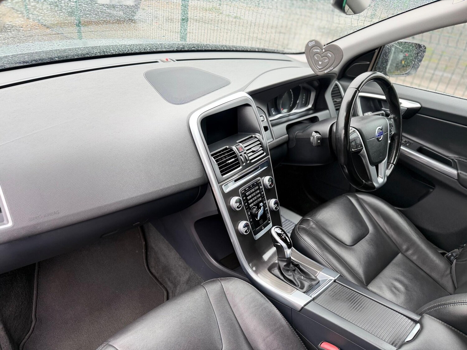 Used Volvo XC60 2015 for sale - 77908936: Photo 35