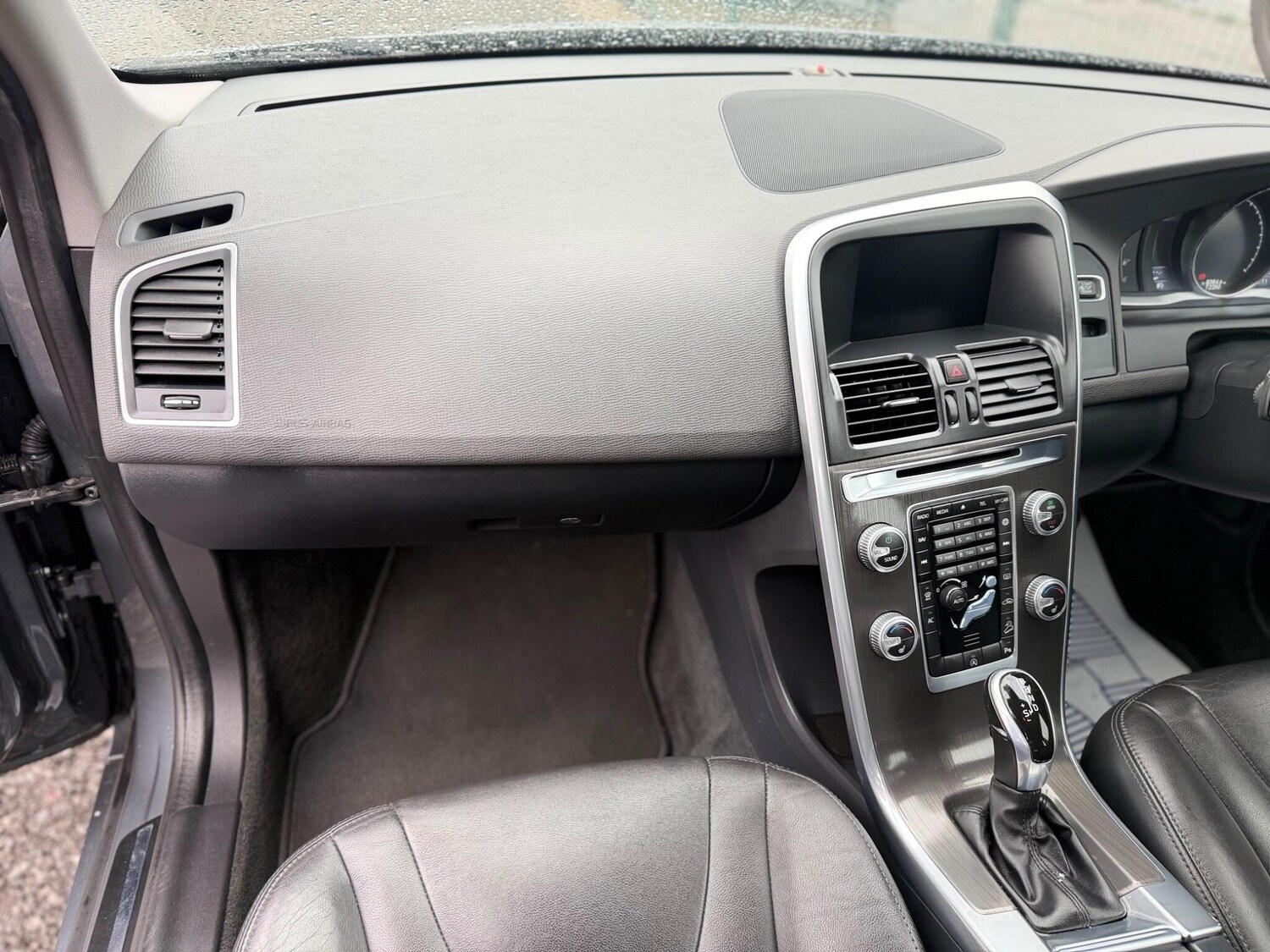 Used Volvo XC60 2015 for sale - 77908936: Photo 36