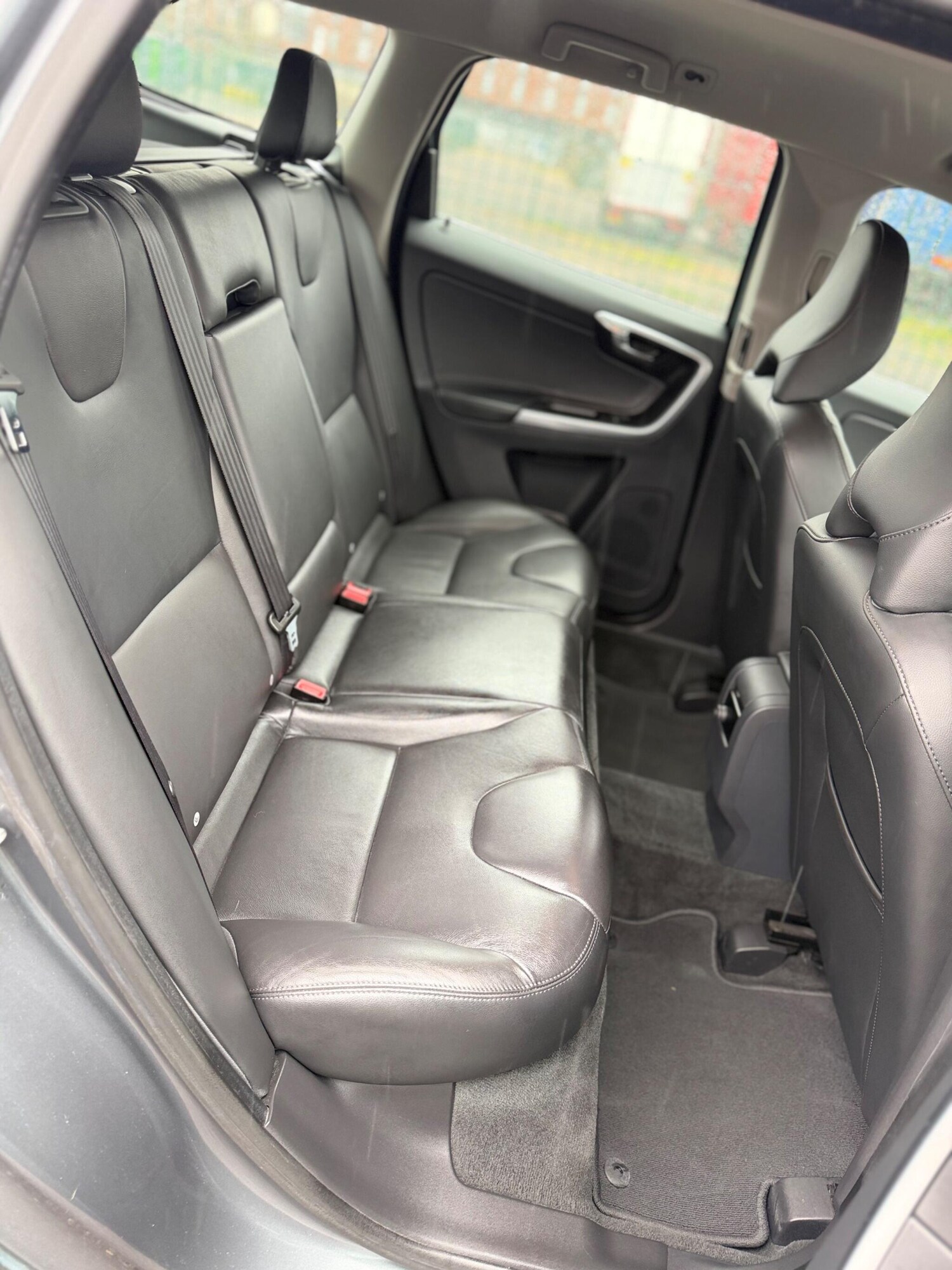 Used Volvo XC60 2015 for sale - 77908936: Photo 37