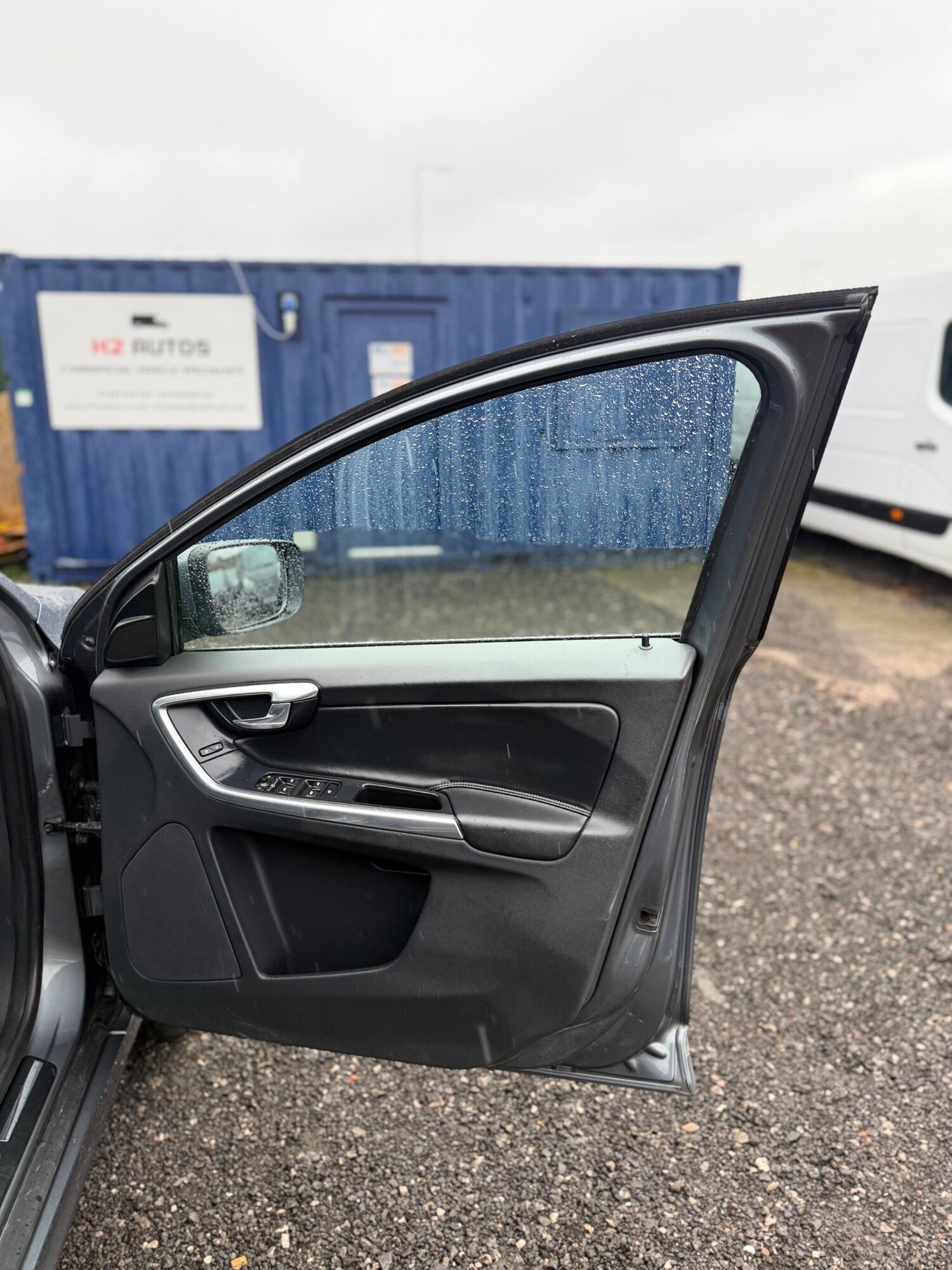 Used Volvo XC60 2015 for sale - 77908936: Photo 41