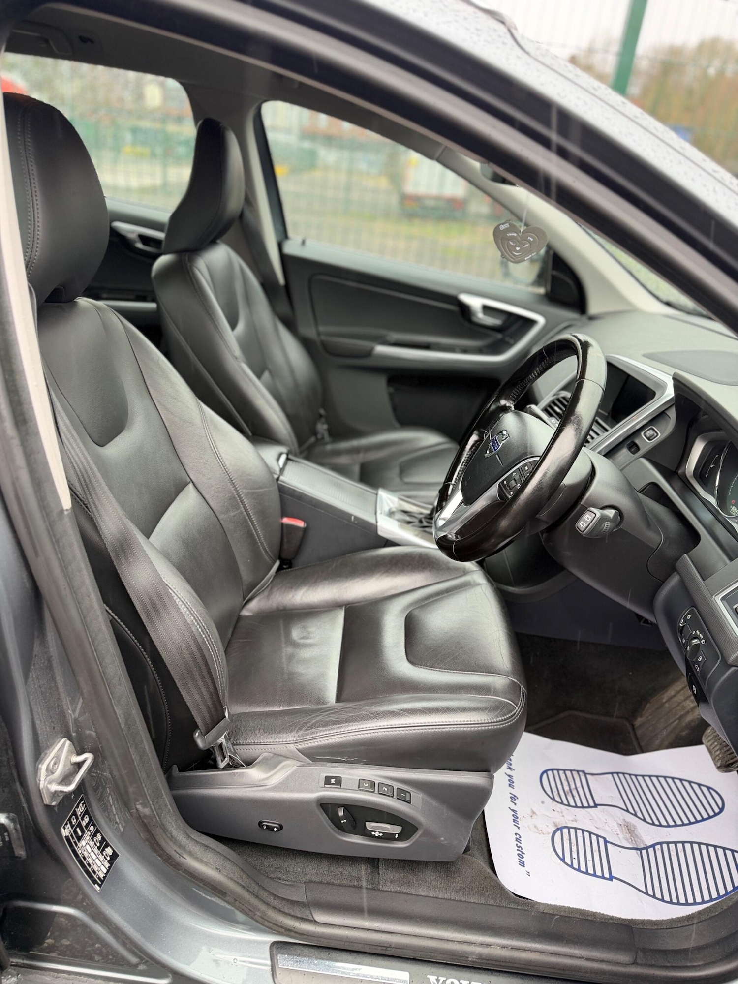 Used Volvo XC60 2015 for sale - 77908936: Photo 42