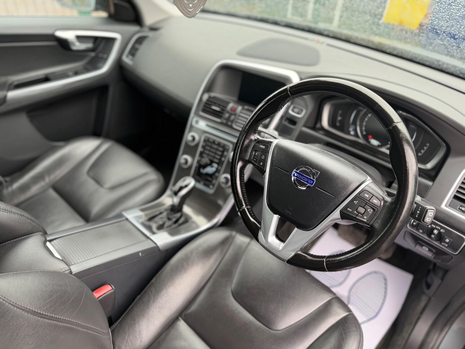 Used Volvo XC60 2015 for sale - 77908936: Photo 44