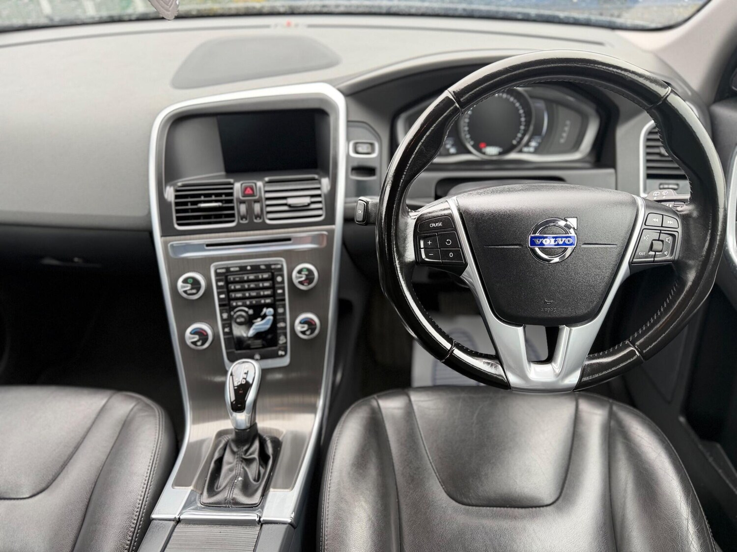 Used Volvo XC60 2015 for sale - 77908936: Photo 46