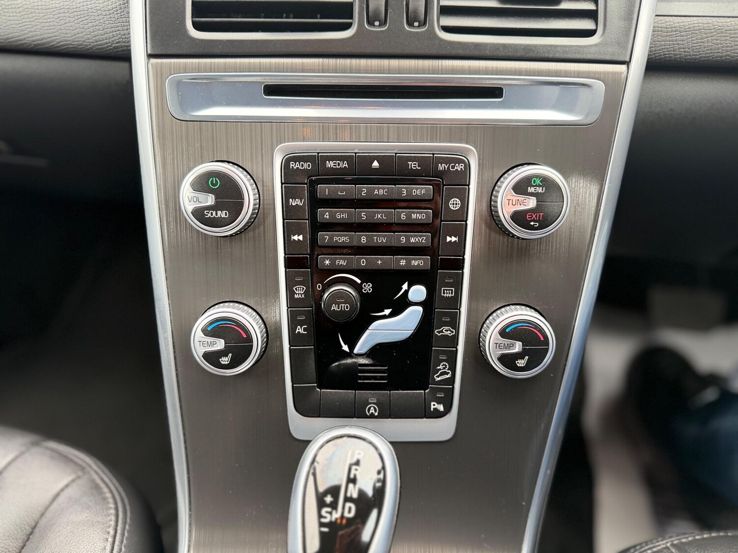 Used Volvo XC60 2015 for sale - 77908936: Photo 49