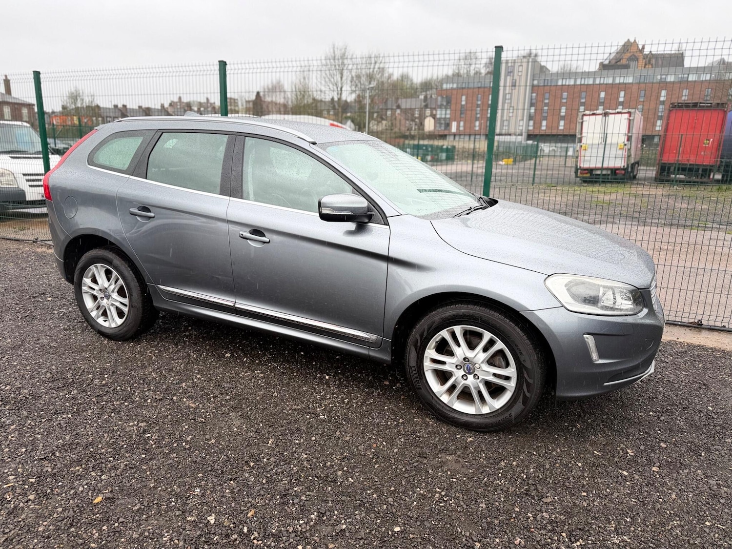 Used Volvo XC60 2015 for sale - 77908936: Photo 5