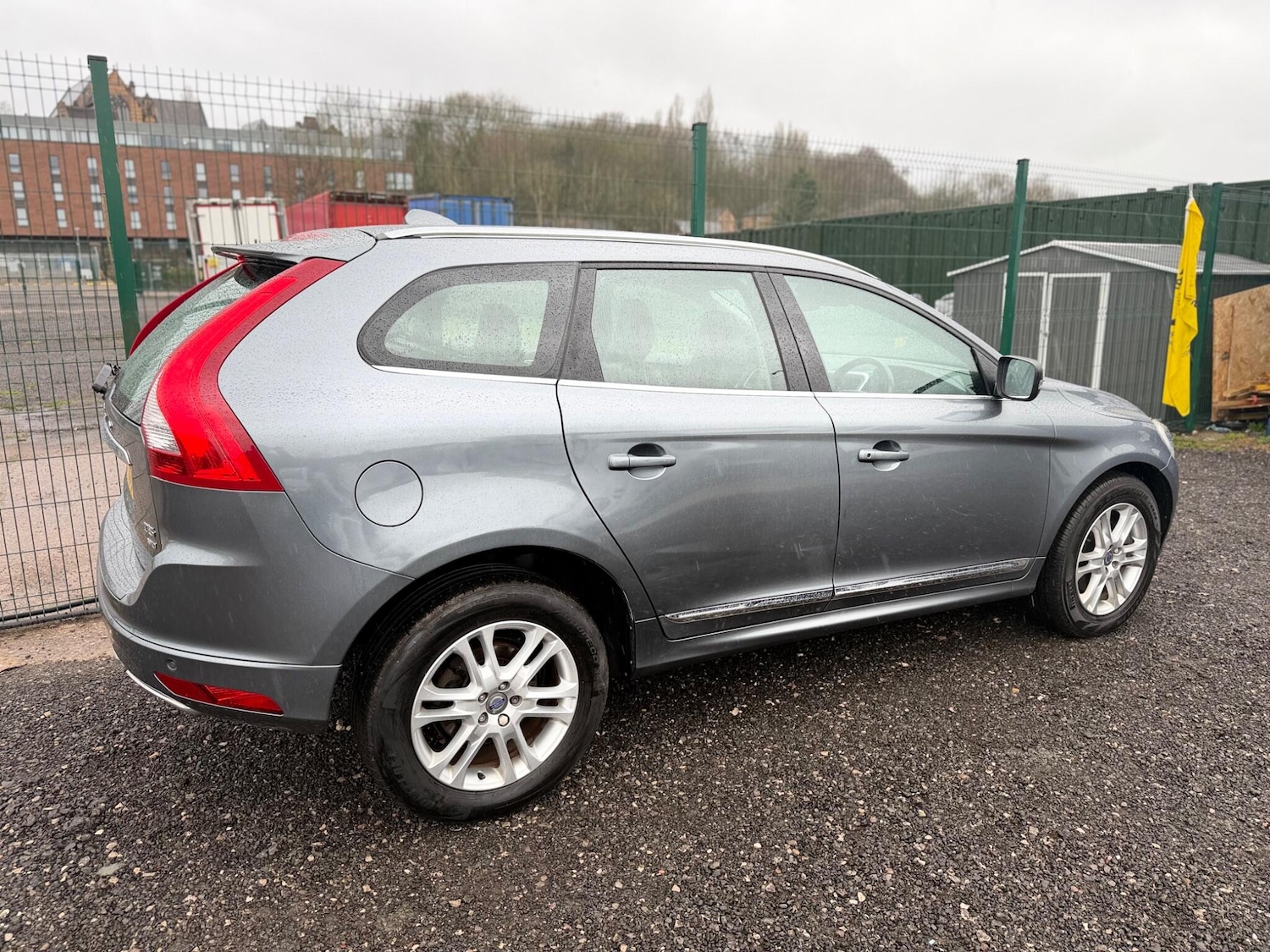 Used Volvo XC60 2015 for sale - 77908936: Photo 9