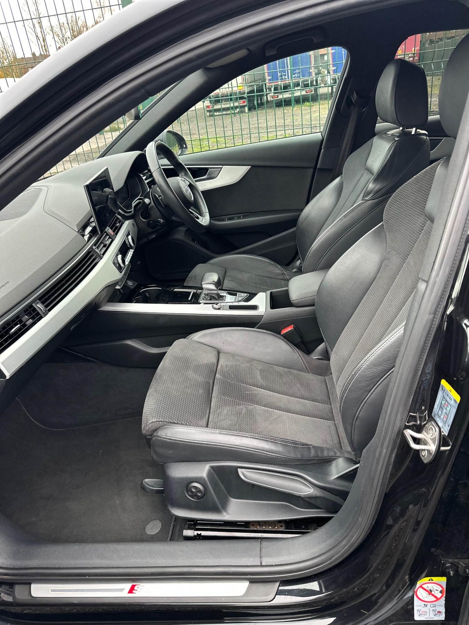 Used Audi A4 for sale - 76728342: Photo 34