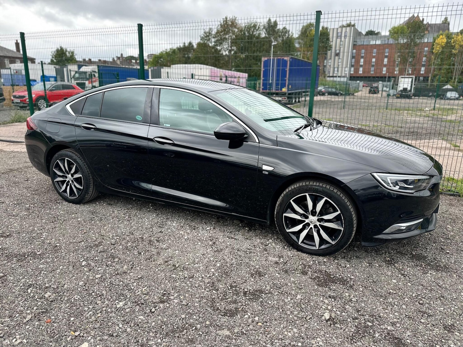 Used Vauxhall Insignia 2017 for sale - 76137141: Photo 5