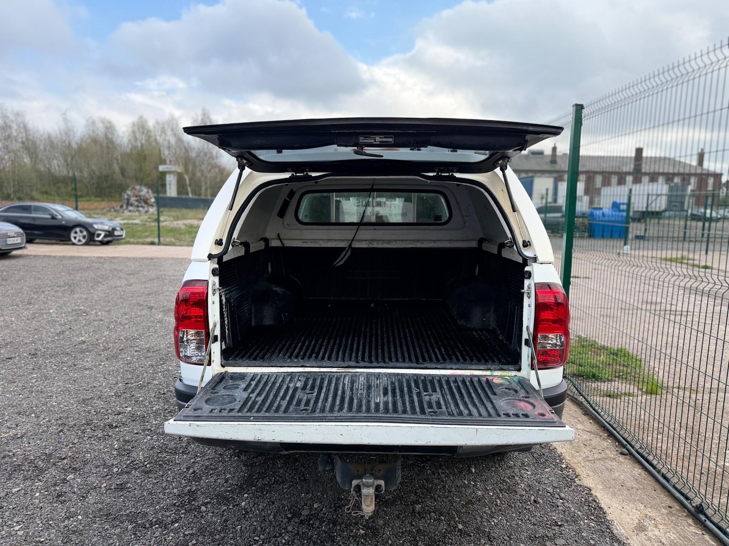 Used Toyota Hilux 2018 for sale - 78086225: Photo 16