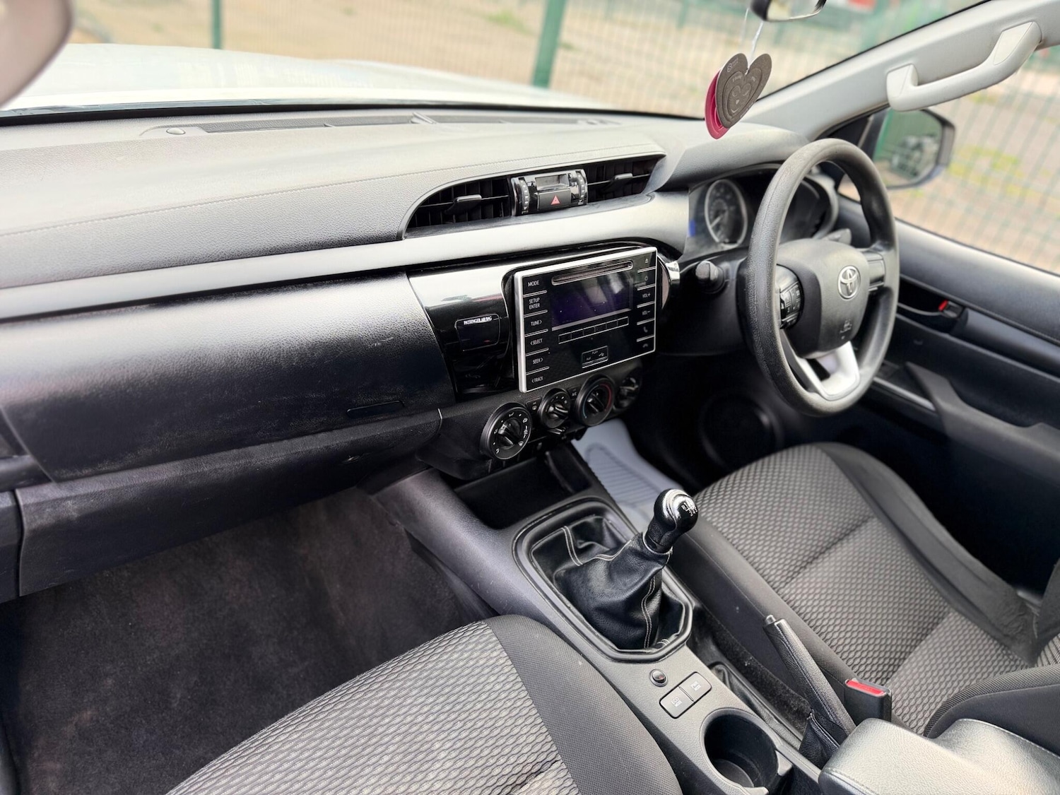 Used Toyota Hilux 2018 for sale - 78086225: Photo 36