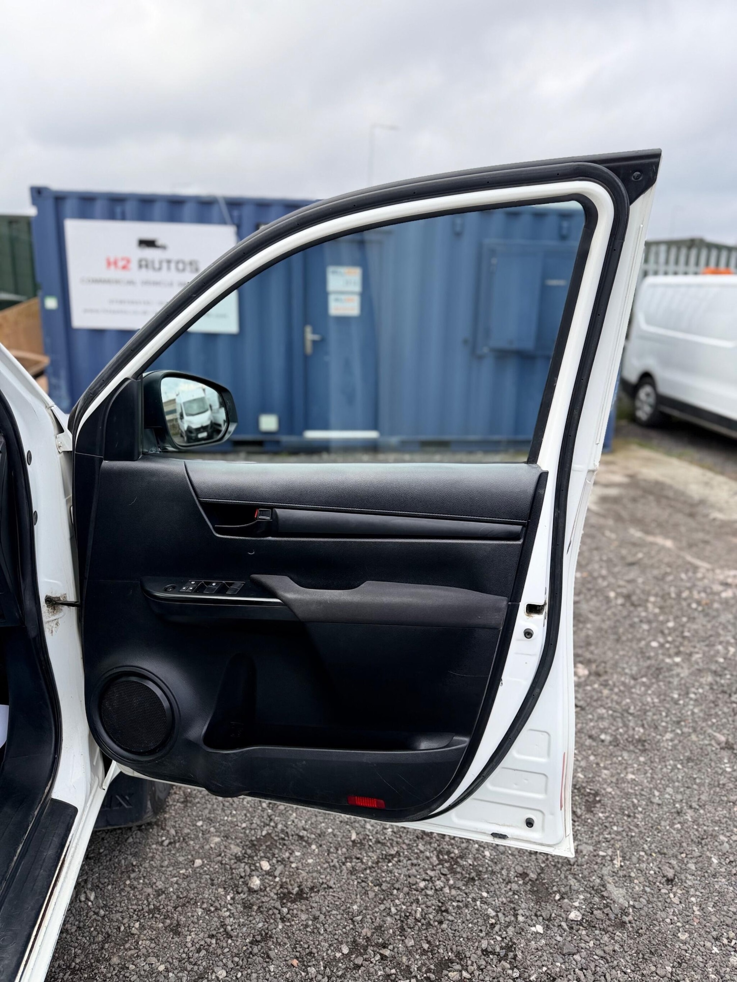 Used Toyota Hilux 2018 for sale - 78086225: Photo 42