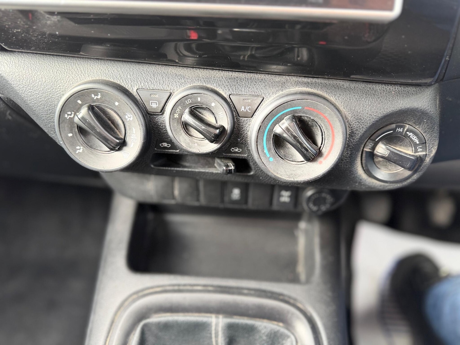 Used Toyota Hilux 2018 for sale - 78086225: Photo 50