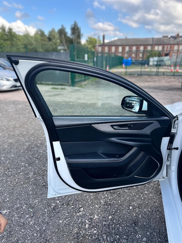 Used Jaguar XE 2019 for sale - 75387623: Photo 33