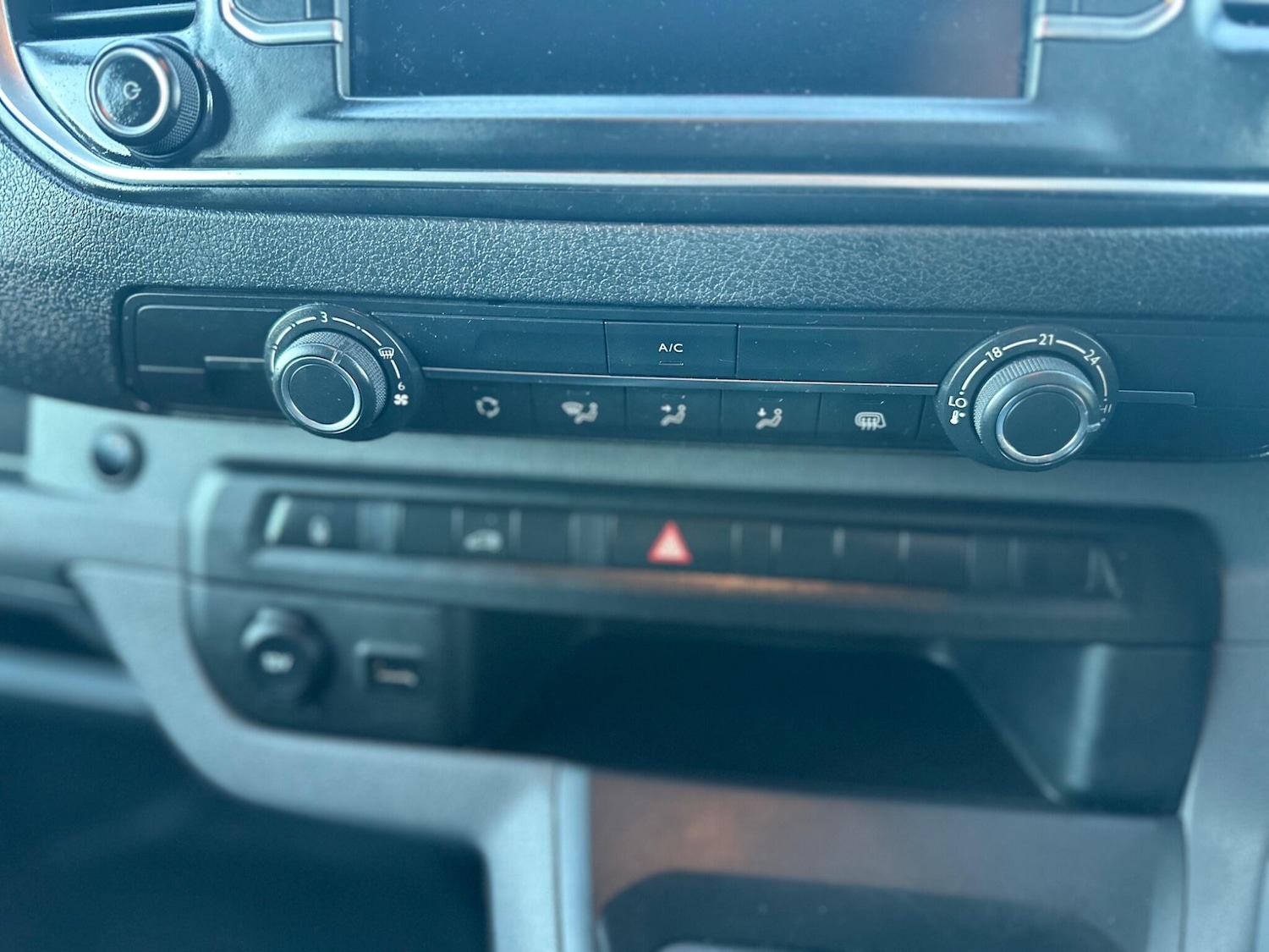 Used Vauxhall Vivaro 2022 for sale - 77015296: Photo 37