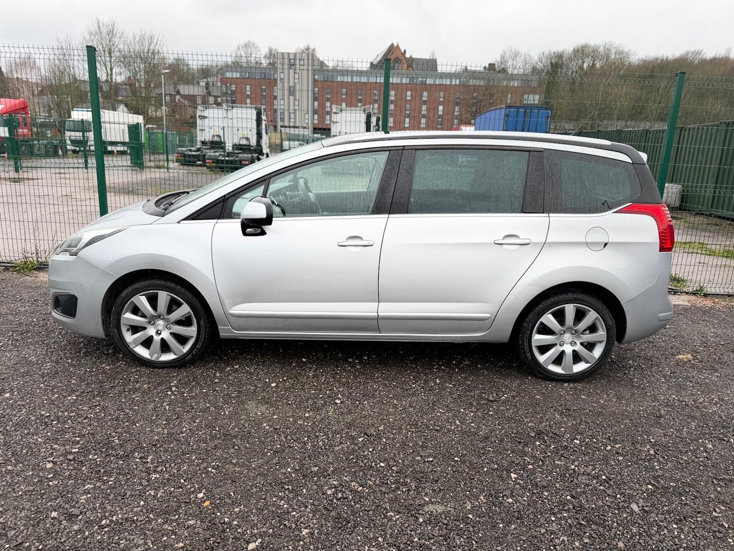 Used Peugeot 5008 2015 for sale - 77538187: Photo 22