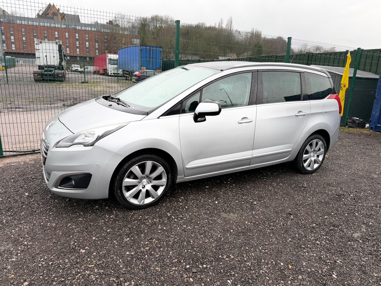 Used Peugeot 5008 2015 for sale - 77538187: Photo 24