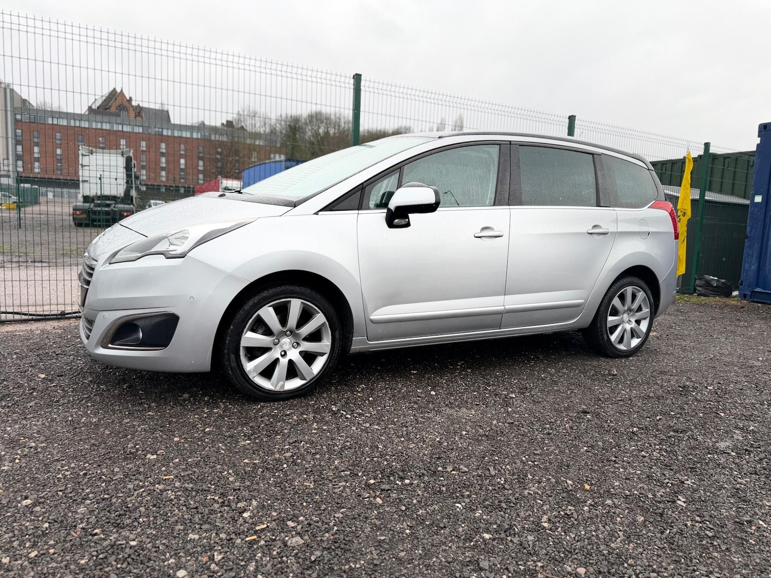 Used Peugeot 5008 2015 for sale - 77538187: Photo 25