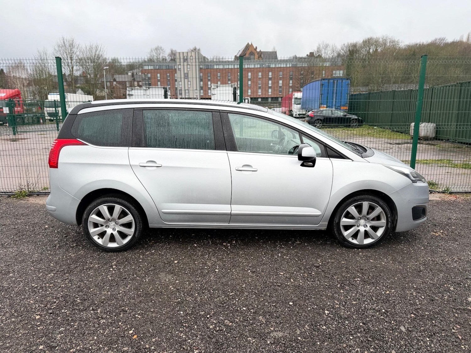 Used Peugeot 5008 2015 for sale - 77538187: Photo 7