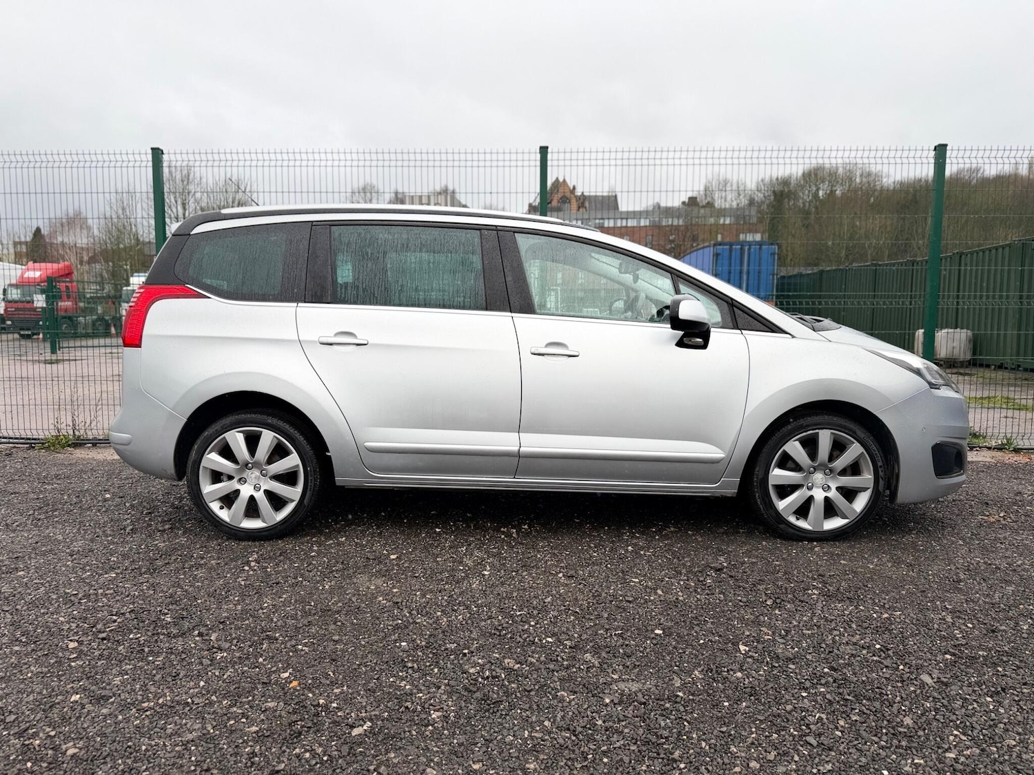 Used Peugeot 5008 2015 for sale - 77538187: Photo 8