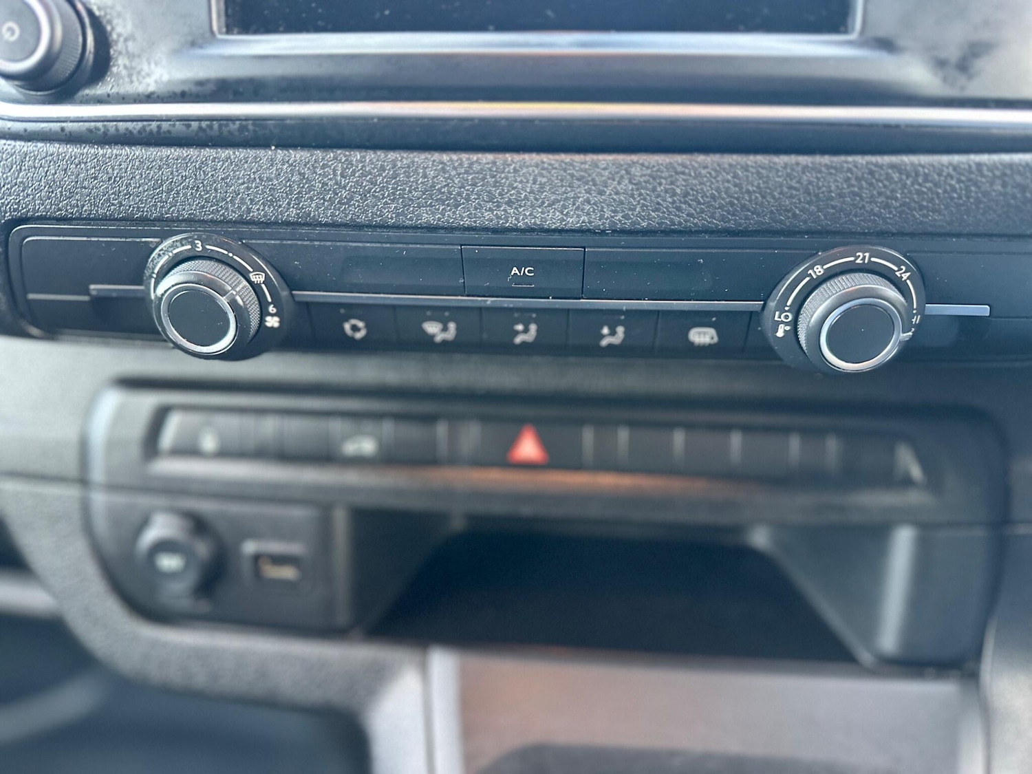 Used Citroen Dispatch 2023 for sale - 76865259: Photo 37