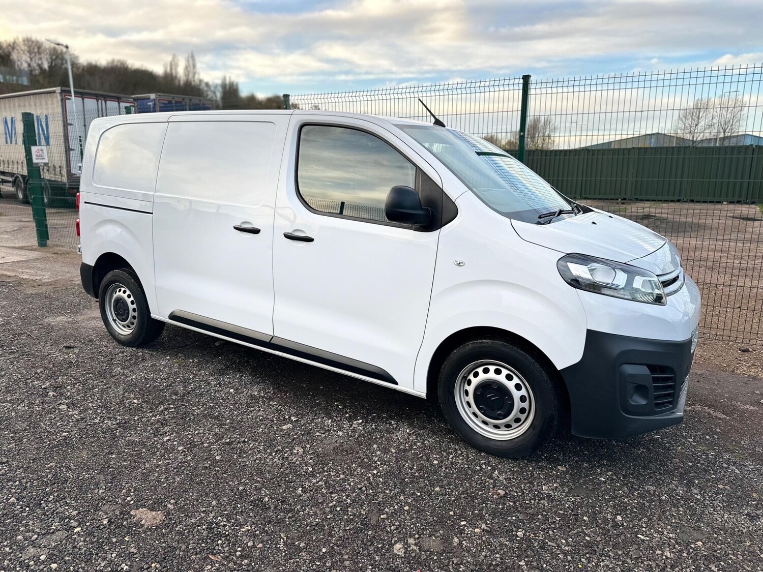 Used Citroen Dispatch 2023 for sale - 76865259: Photo 4