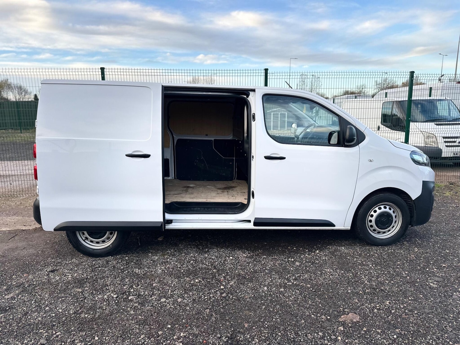 Used Citroen Dispatch 2023 for sale - 76865259: Photo 6