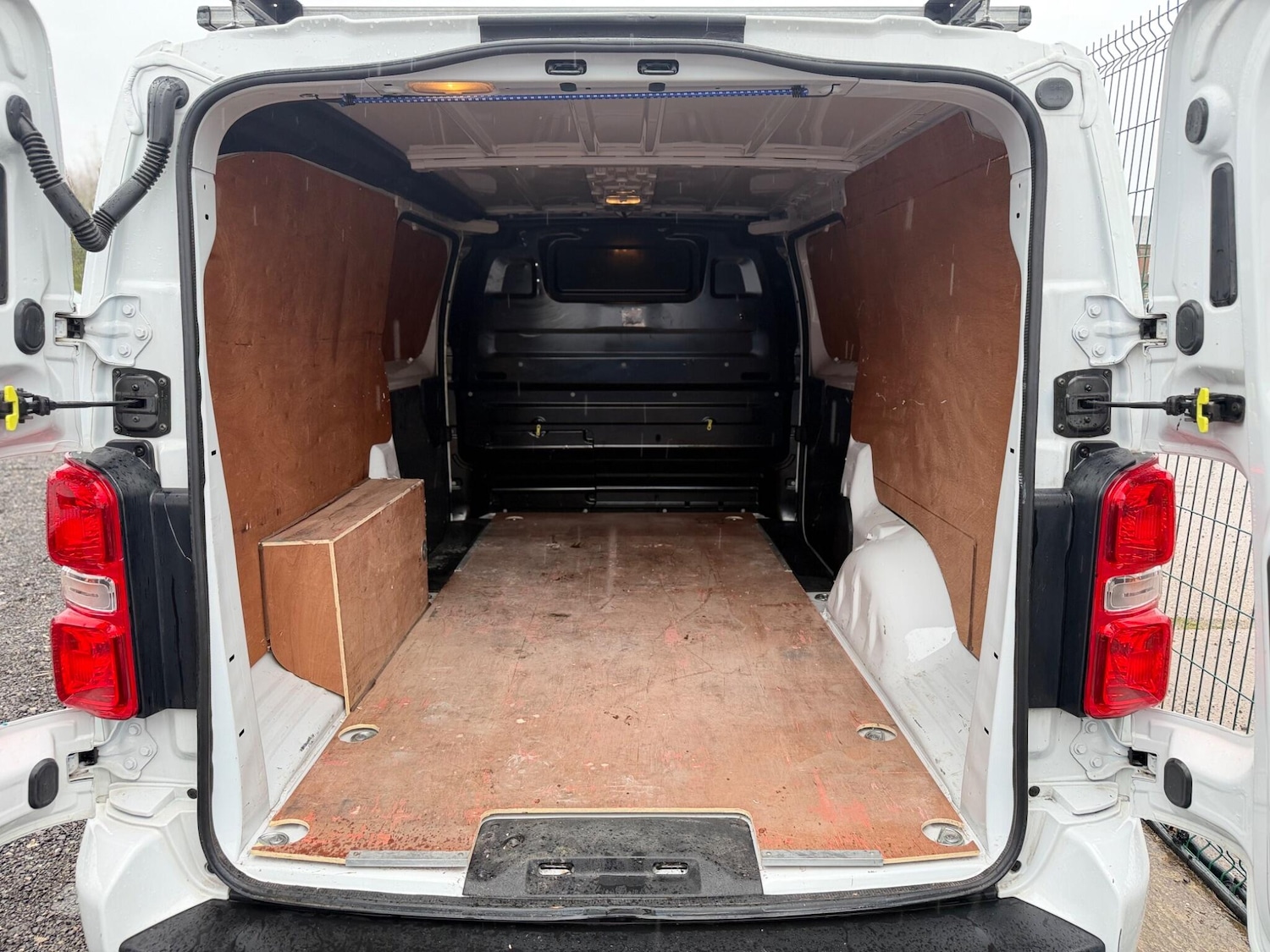 Used Vauxhall Vivaro 2022 for sale - 77909461: Photo 10