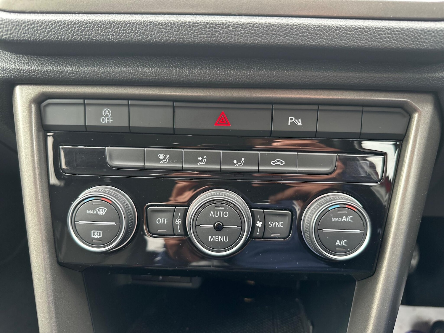 Used Volkswagen T-Roc 2020 for sale - 76137625: Photo 49
