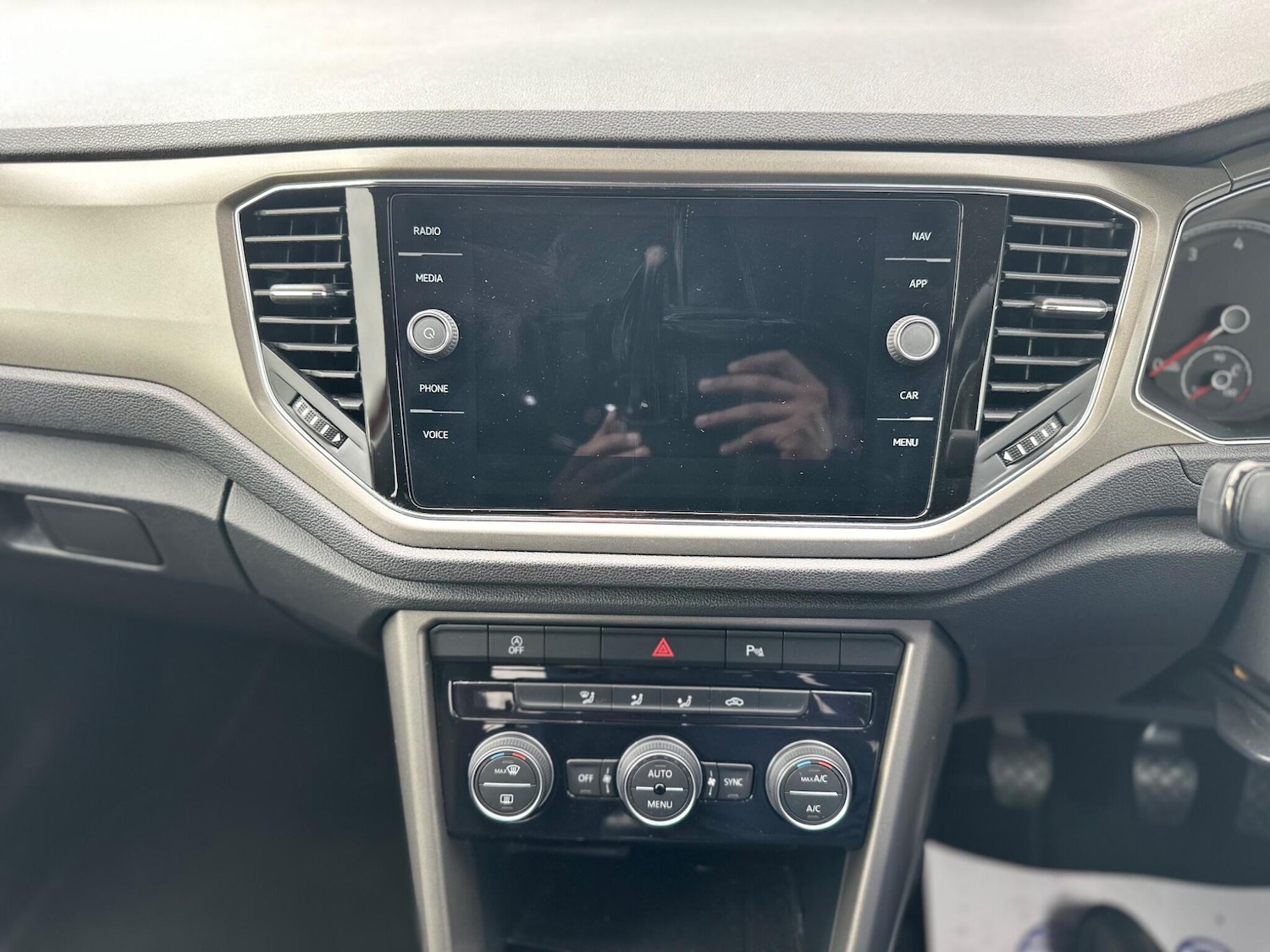 Used Volkswagen T-Roc 2020 for sale - 76137625: Photo 50