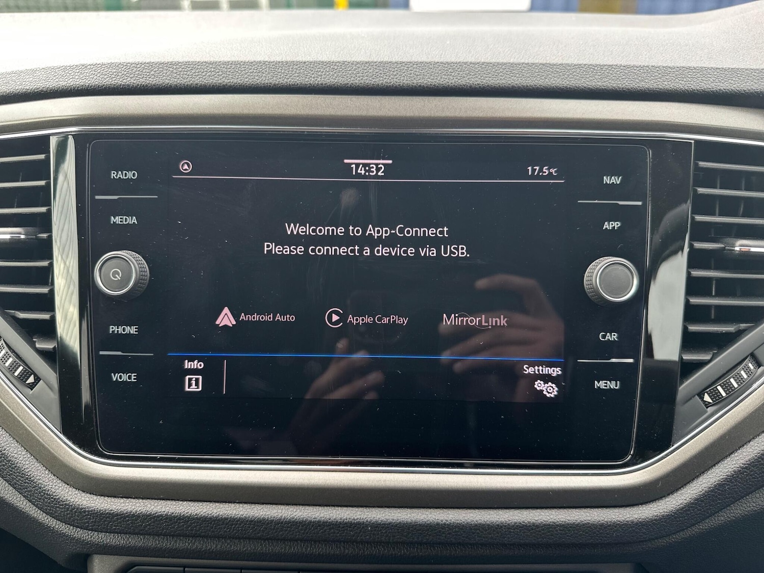 Used Volkswagen T-Roc 2020 for sale - 76137625: Photo 51
