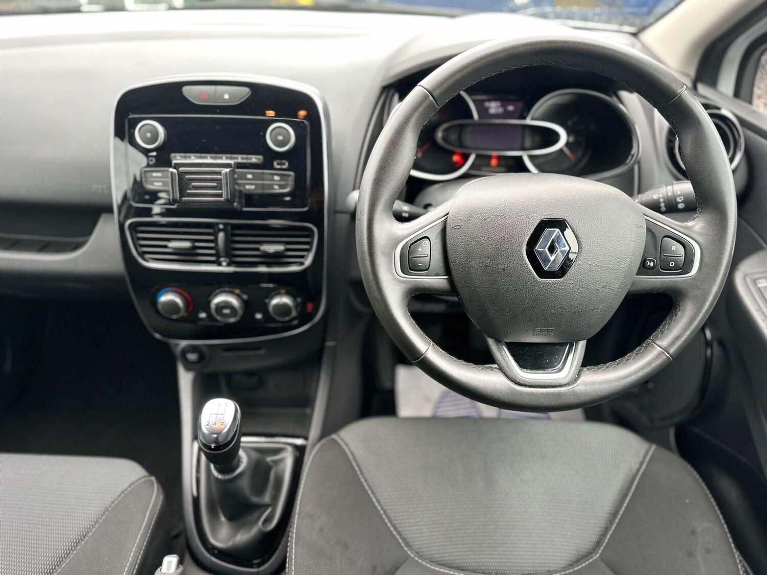 Used Renault Clio 2019 for sale - 76158720: Photo 45