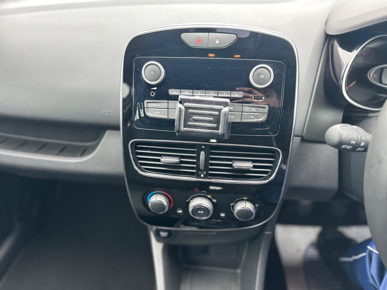 Used Renault Clio 2019 for sale - 76158720: Photo 48